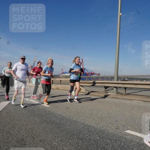03.10.2025 - Köhlbrandbrückenlauf Matties Gatica Varas http://msf.ph/oto/9004507 03.10.2025 12:58:18 Position 2  meine-sportfotos.de