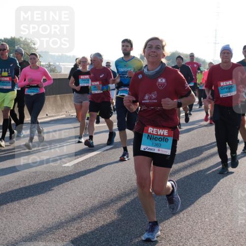 03.10.2025 - Köhlbrandbrückenlauf Fabian Wolf http://msf.ph/oto/9004518 03.10.2025 09:18:48 Position 3 2025, 1513, 21343, 1498, 1501, 1363 meine-sportfotos.de