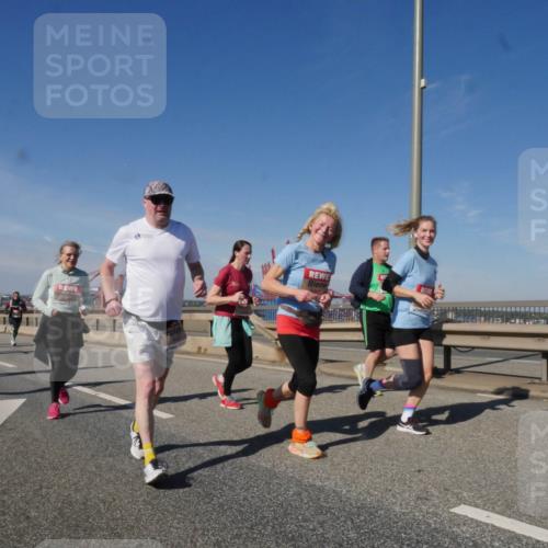 03.10.2025 - Köhlbrandbrückenlauf Matties Gatica Varas http://msf.ph/oto/9004523 03.10.2025 12:58:19 Position 2  meine-sportfotos.de
