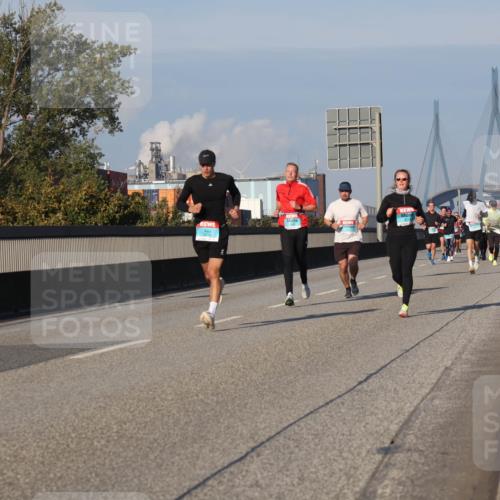 03.10.2025 - Köhlbrandbrückenlauf Luisa Fischer http://msf.ph/oto/9004524 03.10.2025 10:46:14 Position 3  meine-sportfotos.de