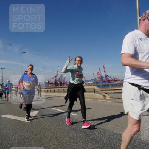 03.10.2025 - Köhlbrandbrückenlauf Matties Gatica Varas http://msf.ph/oto/9004533 03.10.2025 12:58:20 Position 2 7, 515 meine-sportfotos.de