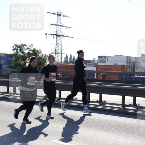 03.10.2025 - Köhlbrandbrückenlauf Julia Fischer http://msf.ph/oto/9004536 03.10.2025 12:26:07 Position 3 6247, 5271 meine-sportfotos.de