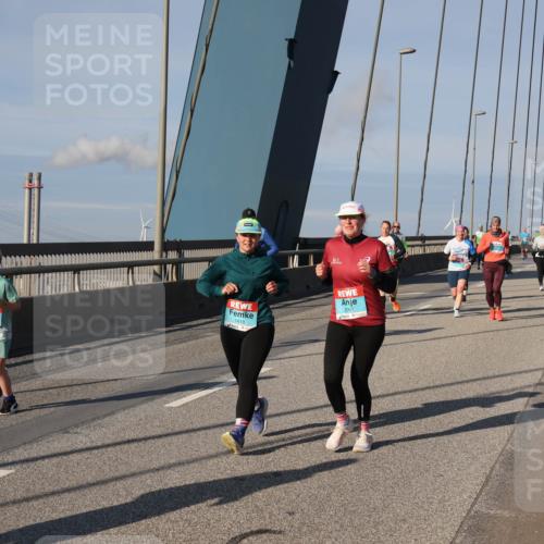 03.10.2025 - Köhlbrandbrückenlauf Julia Fischer http://msf.ph/oto/9004559 03.10.2025 09:49:10 Position 2 1418, 2061 meine-sportfotos.de
