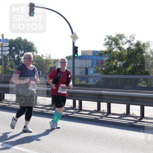 03.10.2025 - Köhlbrandbrückenlauf Julia Fischer http://msf.ph/oto/9004571 03.10.2025 12:26:29 Position 3 5623, 5900 meine-sportfotos.de