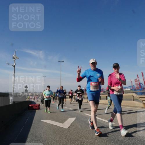 03.10.2025 - Köhlbrandbrückenlauf Matties Gatica Varas http://msf.ph/oto/9004585 03.10.2025 12:58:23 Position 2 6215 meine-sportfotos.de