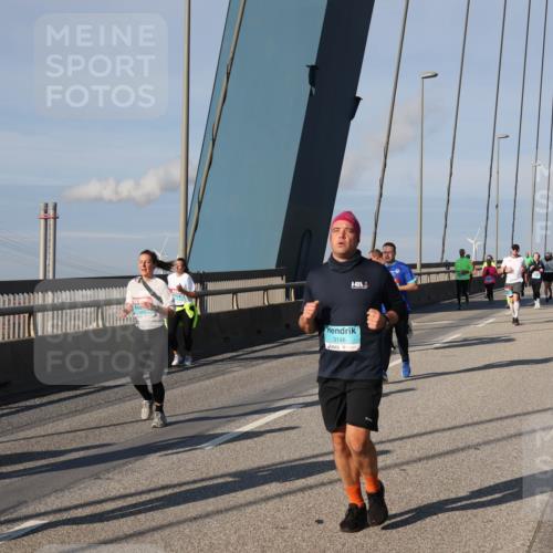 03.10.2025 - Köhlbrandbrückenlauf Julia Fischer http://msf.ph/oto/9004640 03.10.2025 09:49:31 Position 2 3146 meine-sportfotos.de