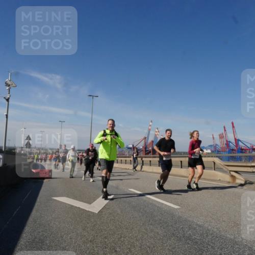 03.10.2025 - Köhlbrandbrückenlauf Matties Gatica Varas http://msf.ph/oto/9004644 03.10.2025 12:58:28 Position 2  meine-sportfotos.de