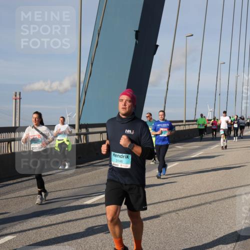 03.10.2025 - Köhlbrandbrückenlauf Julia Fischer http://msf.ph/oto/9004646 03.10.2025 09:49:32 Position 2 3146 meine-sportfotos.de