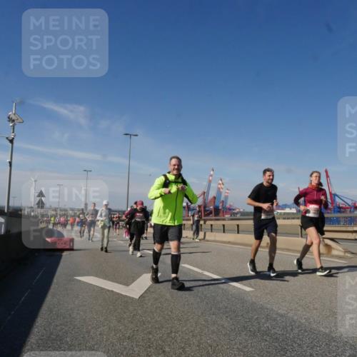 03.10.2025 - Köhlbrandbrückenlauf Matties Gatica Varas http://msf.ph/oto/9004650 03.10.2025 12:58:28 Position 2  meine-sportfotos.de