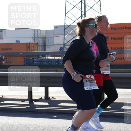 03.10.2025 - Köhlbrandbrückenlauf Julia Fischer http://msf.ph/oto/9004651 03.10.2025 12:27:15 Position 3 5471, 5540 meine-sportfotos.de