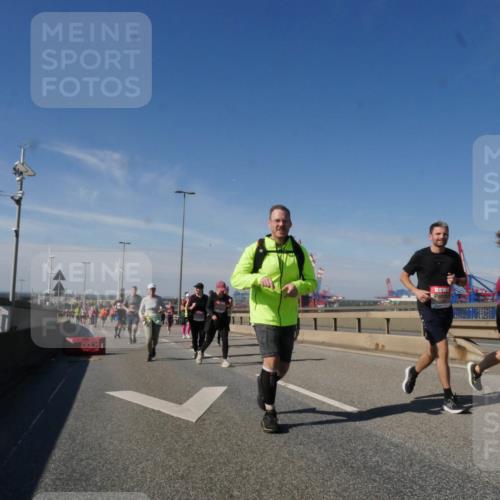 03.10.2025 - Köhlbrandbrückenlauf Matties Gatica Varas http://msf.ph/oto/9004656 03.10.2025 12:58:29 Position 2  meine-sportfotos.de