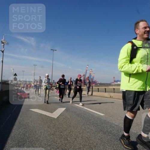 03.10.2025 - Köhlbrandbrückenlauf Matties Gatica Varas http://msf.ph/oto/9004666 03.10.2025 12:58:30 Position 2  meine-sportfotos.de