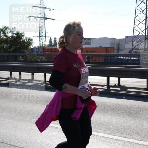 03.10.2025 - Köhlbrandbrückenlauf Julia Fischer http://msf.ph/oto/9004667 03.10.2025 12:27:20 Position 3 5603 meine-sportfotos.de