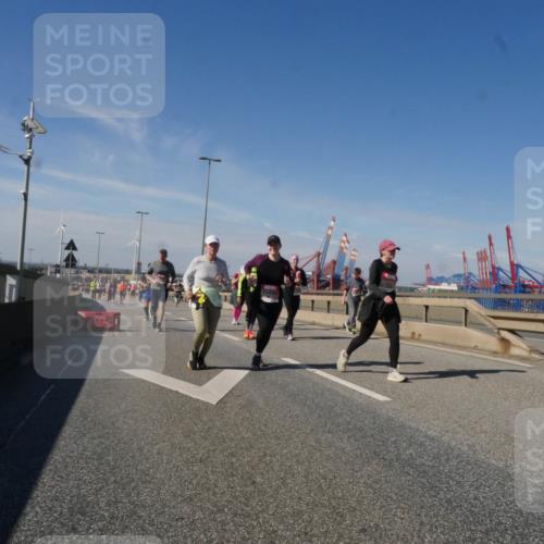 03.10.2025 - Köhlbrandbrückenlauf Matties Gatica Varas http://msf.ph/oto/9004679 03.10.2025 12:58:31 Position 2  meine-sportfotos.de