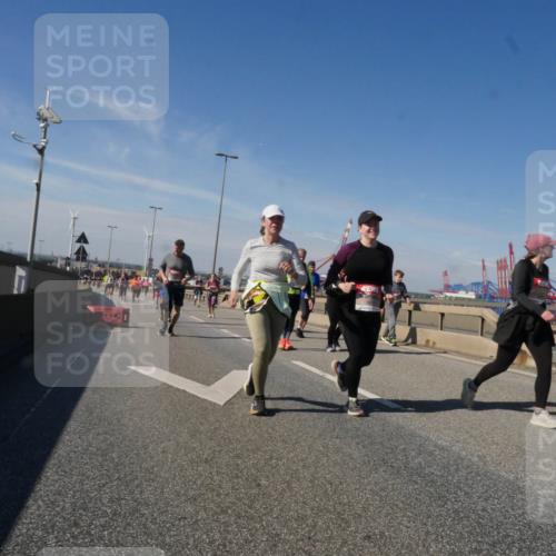 03.10.2025 - Köhlbrandbrückenlauf Matties Gatica Varas http://msf.ph/oto/9004691 03.10.2025 12:58:32 Position 2  meine-sportfotos.de