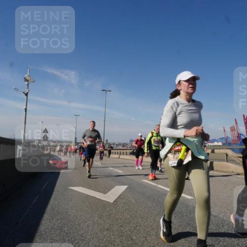 03.10.2025 - Köhlbrandbrückenlauf Matties Gatica Varas http://msf.ph/oto/9004705 03.10.2025 12:58:33 Position 2 49, 5017 meine-sportfotos.de