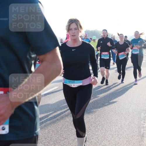 03.10.2025 - Köhlbrandbrückenlauf Fabian Wolf http://msf.ph/oto/9004713 03.10.2025 09:18:51 Position 3 15, 3168, 2025 meine-sportfotos.de