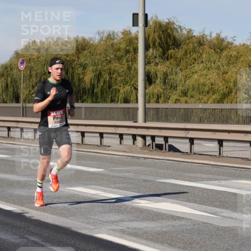 03.10.2025 - Köhlbrandbrückenlauf Julia Fischer http://msf.ph/oto/9004714 03.10.2025 12:32:54 Position 3 6099 meine-sportfotos.de