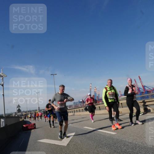 03.10.2025 - Köhlbrandbrückenlauf Matties Gatica Varas http://msf.ph/oto/9004728 03.10.2025 12:58:34 Position 2  meine-sportfotos.de
