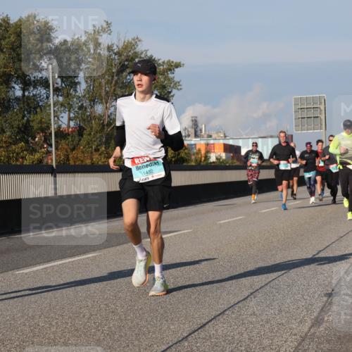 03.10.2025 - Köhlbrandbrückenlauf Luisa Fischer http://msf.ph/oto/9004740 03.10.2025 10:46:24 Position 3 28, 1617, 1432 meine-sportfotos.de