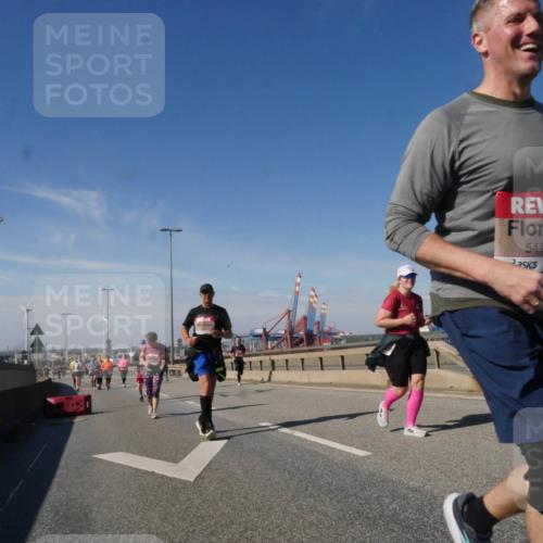 03.10.2025 - Köhlbrandbrückenlauf Matties Gatica Varas http://msf.ph/oto/9004757 03.10.2025 12:58:36 Position 2 5442 meine-sportfotos.de