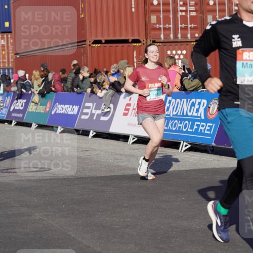 03.10.2025 - Köhlbrandbrückenlauf Michael Burmester http://msf.ph/oto/9004765 03.10.2025 10:07:25 Ziel 1148, 1410, 1774, 2696, 2761, 3300, 3425, 3426, 3497 meine-sportfotos.de