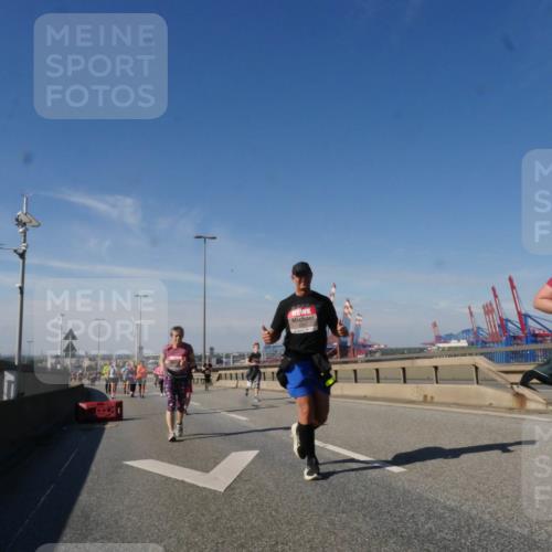 03.10.2025 - Köhlbrandbrückenlauf Matties Gatica Varas http://msf.ph/oto/9004768 03.10.2025 12:58:37 Position 2  meine-sportfotos.de