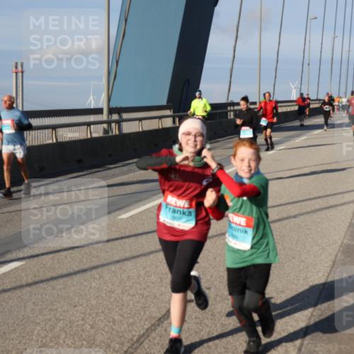 03.10.2025 - Köhlbrandbrückenlauf Julia Fischer http://msf.ph/oto/9004777 03.10.2025 09:50:03 Position 2  meine-sportfotos.de
