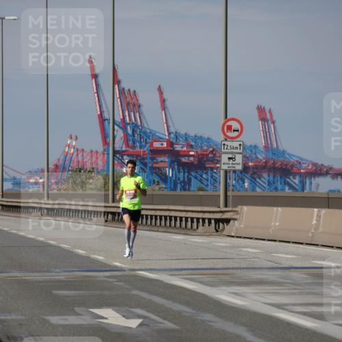 03.10.2025 - Köhlbrandbrückenlauf Julia Fischer http://msf.ph/oto/9004778 03.10.2025 12:35:46 Position 3 12, 5, 58 meine-sportfotos.de