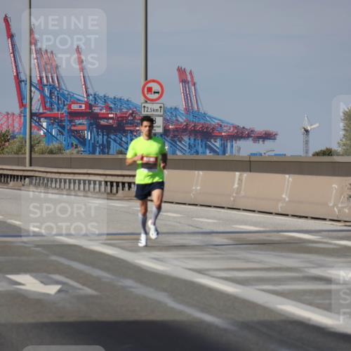 03.10.2025 - Köhlbrandbrückenlauf Julia Fischer http://msf.ph/oto/9004789 03.10.2025 12:35:49 Position 3 12, 5 meine-sportfotos.de