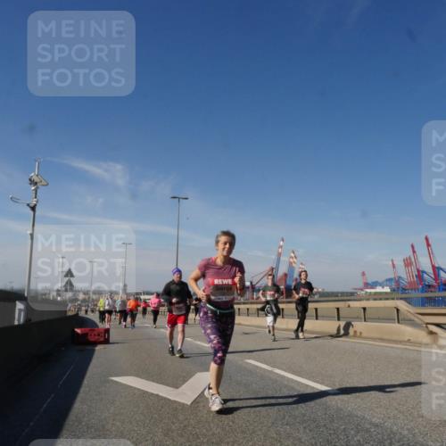 03.10.2025 - Köhlbrandbrückenlauf Matties Gatica Varas http://msf.ph/oto/9004791 03.10.2025 12:58:39 Position 2  meine-sportfotos.de