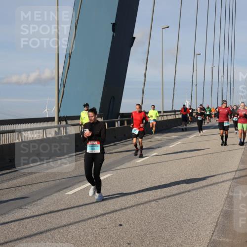 03.10.2025 - Köhlbrandbrückenlauf Julia Fischer http://msf.ph/oto/9004793 03.10.2025 09:50:05 Position 2  meine-sportfotos.de
