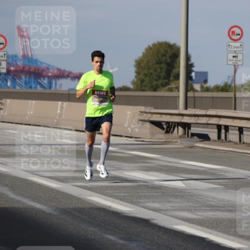 03.10.2025 - Köhlbrandbrückenlauf Julia Fischer http://msf.ph/oto/9004794 03.10.2025 12:35:52 Position 3 12, 5, 6280, 12, 5 meine-sportfotos.de
