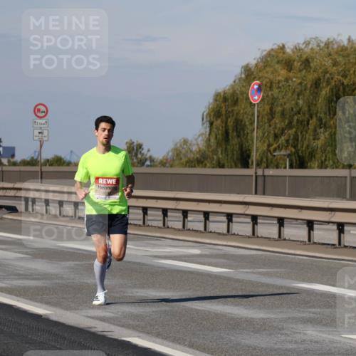 03.10.2025 - Köhlbrandbrückenlauf Julia Fischer http://msf.ph/oto/9004808 03.10.2025 12:35:55 Position 3 12, 5, 6280 meine-sportfotos.de