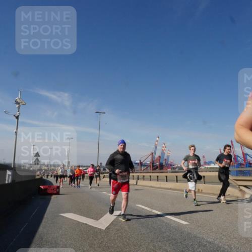 03.10.2025 - Köhlbrandbrückenlauf Matties Gatica Varas http://msf.ph/oto/9004809 03.10.2025 12:58:41 Position 2  meine-sportfotos.de