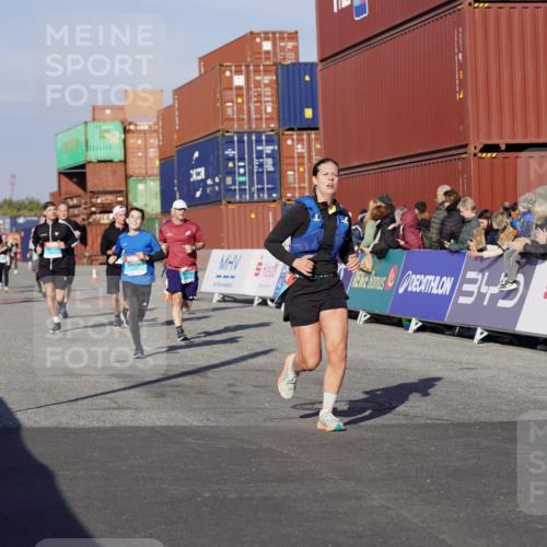 03.10.2025 - Köhlbrandbrückenlauf Michael Burmester http://msf.ph/oto/9004810 03.10.2025 10:07:28 Ziel 1014, 1410, 1532, 1764, 1774, 1886, 2696, 2761, 2807, 3425, 3426, 3497 meine-sportfotos.de