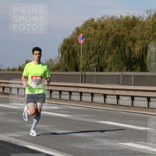 03.10.2025 - Köhlbrandbrückenlauf Julia Fischer http://msf.ph/oto/9004813 03.10.2025 12:35:55 Position 3 12, 5, 628 meine-sportfotos.de