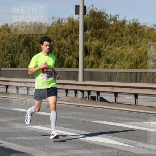 03.10.2025 - Köhlbrandbrückenlauf Julia Fischer http://msf.ph/oto/9004818 03.10.2025 12:35:56 Position 3 6280 meine-sportfotos.de