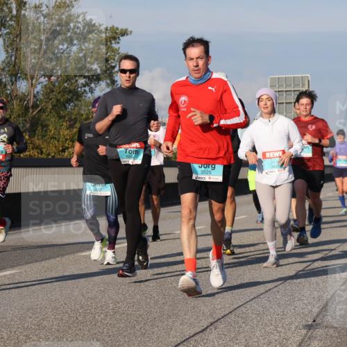 03.10.2025 - Köhlbrandbrückenlauf Luisa Fischer http://msf.ph/oto/9004827 03.10.2025 10:46:30 Position 3 1067, 1054, 3, 3525, 3837 meine-sportfotos.de