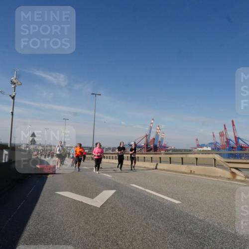 03.10.2025 - Köhlbrandbrückenlauf Matties Gatica Varas http://msf.ph/oto/9004829 03.10.2025 12:58:43 Position 2  meine-sportfotos.de