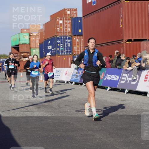 03.10.2025 - Köhlbrandbrückenlauf Michael Burmester http://msf.ph/oto/9004830 03.10.2025 10:07:29 Ziel 1014, 1363, 1410, 1532, 1764, 1774, 1886, 2696, 2761, 2807, 3425, 3426, 3497 meine-sportfotos.de