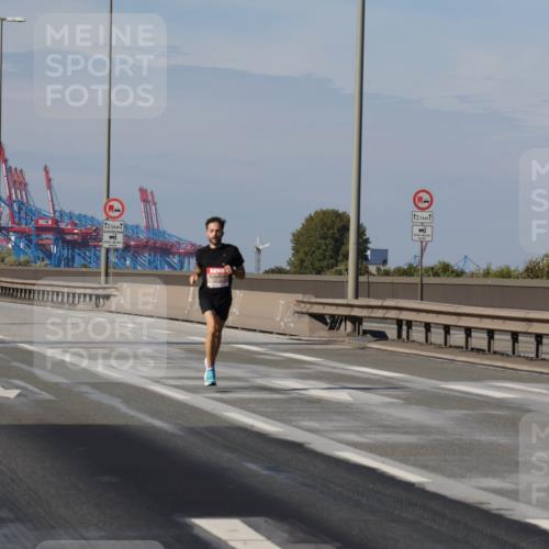 03.10.2025 - Köhlbrandbrückenlauf Julia Fischer http://msf.ph/oto/9004836 03.10.2025 12:36:03 Position 3 12, 5, 1, 12, 5 meine-sportfotos.de