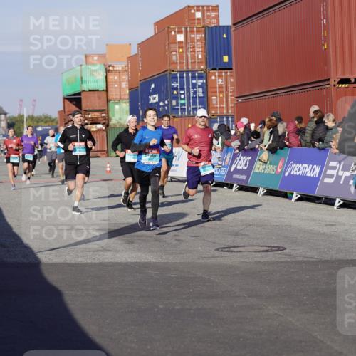 03.10.2025 - Köhlbrandbrückenlauf Michael Burmester http://msf.ph/oto/9004840 03.10.2025 10:07:29 Ziel 1014, 1363, 1410, 1532, 1764, 1774, 1886, 2696, 2761, 2807, 3425, 3426, 3497 meine-sportfotos.de