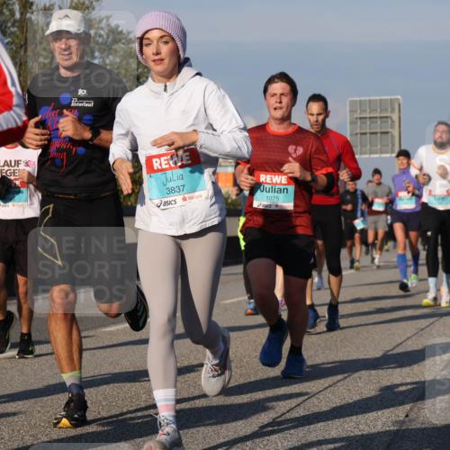 03.10.2025 - Köhlbrandbrückenlauf Luisa Fischer http://msf.ph/oto/9004860 03.10.2025 10:46:32 Position 3 3525, 10, 3837, 1075 meine-sportfotos.de