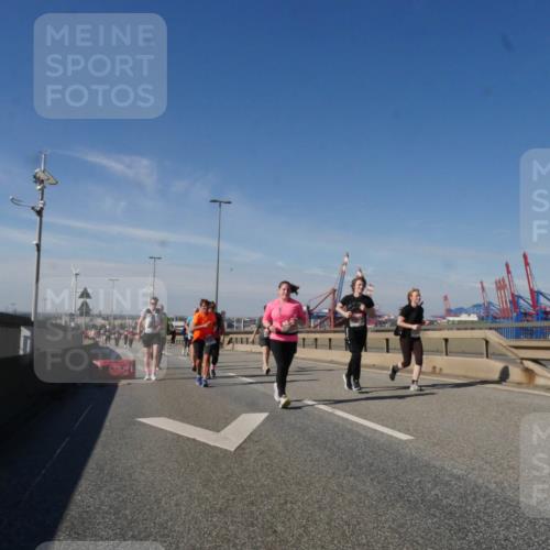 03.10.2025 - Köhlbrandbrückenlauf Matties Gatica Varas http://msf.ph/oto/9004862 03.10.2025 12:58:45 Position 2  meine-sportfotos.de
