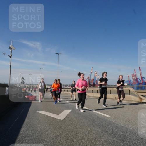 03.10.2025 - Köhlbrandbrückenlauf Matties Gatica Varas http://msf.ph/oto/9004867 03.10.2025 12:58:45 Position 2  meine-sportfotos.de