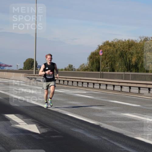 03.10.2025 - Köhlbrandbrückenlauf Julia Fischer http://msf.ph/oto/9004871 03.10.2025 12:36:14 Position 3  meine-sportfotos.de