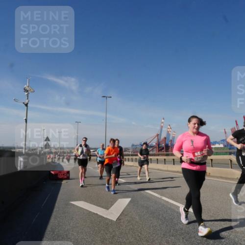 03.10.2025 - Köhlbrandbrückenlauf Matties Gatica Varas http://msf.ph/oto/9004878 03.10.2025 12:58:46 Position 2  meine-sportfotos.de
