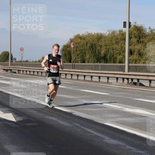 03.10.2025 - Köhlbrandbrückenlauf Julia Fischer http://msf.ph/oto/9004880 03.10.2025 12:36:15 Position 3 12, 5, 1, 125, 1, 4004 meine-sportfotos.de