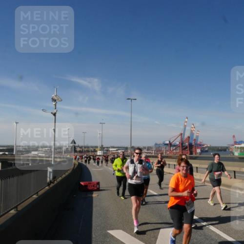 03.10.2025 - Köhlbrandbrückenlauf Matties Gatica Varas http://msf.ph/oto/9004895 03.10.2025 12:58:48 Position 2  meine-sportfotos.de